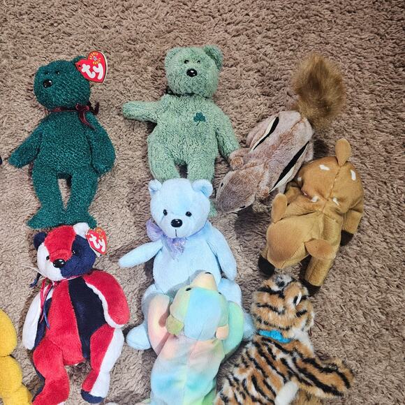 Lot of 22 TY Beanie Babies Bears & Animals Peace Erin The End Holiday Frog Tiger - Picture 4 of 10